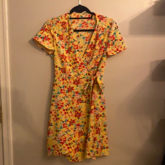 J. Crew Dresses & Skirts - J. Crew yellow floral dress